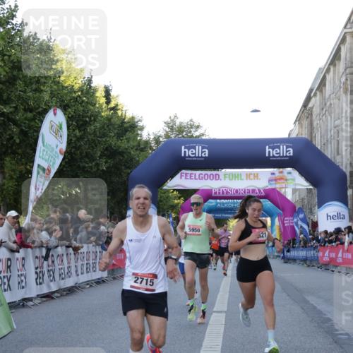 06.09.2026 - CURREX Alsterlauf Yannick Fuchs http://msf.ph/oto/10135148 06.09.2026 09:42:59 Ziel 2715, 3361, 5950, 6140, 6421, 8321 meine-sportfotos.de