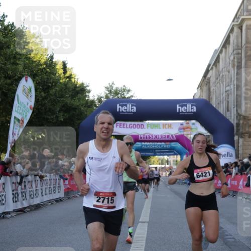 06.09.2026 - CURREX Alsterlauf Yannick Fuchs http://msf.ph/oto/10135157 06.09.2026 09:42:59 Ziel 2715, 3361, 5950, 6140, 6421, 8321 meine-sportfotos.de