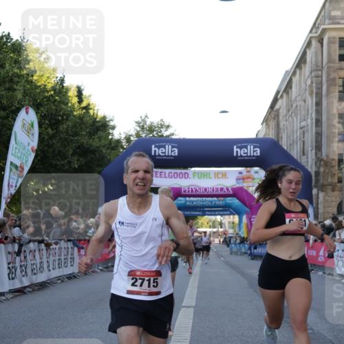 06.09.2026 - CURREX Alsterlauf Yannick Fuchs http://msf.ph/oto/10135159 06.09.2026 09:42:59 Ziel 2715, 3361, 5950, 6140, 6421, 8321 meine-sportfotos.de