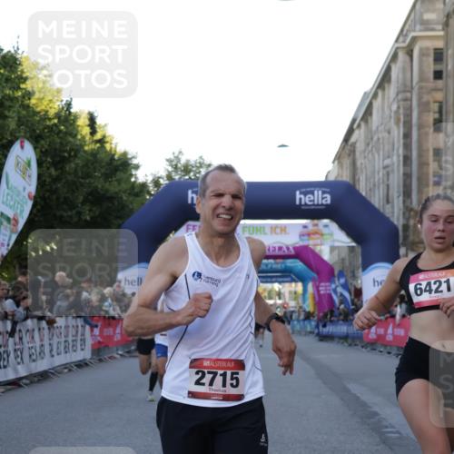 06.09.2026 - CURREX Alsterlauf Yannick Fuchs http://msf.ph/oto/10135165 06.09.2026 09:43:00 Ziel 2715, 3361, 5950, 6140, 6221, 6421, 8321 meine-sportfotos.de