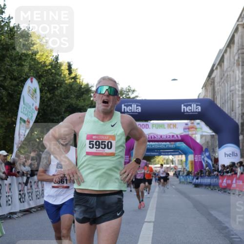 06.09.2026 - CURREX Alsterlauf Yannick Fuchs http://msf.ph/oto/10135179 06.09.2026 09:43:01 Ziel 2715, 3361, 5950, 6140, 6221, 6421, 8321 meine-sportfotos.de