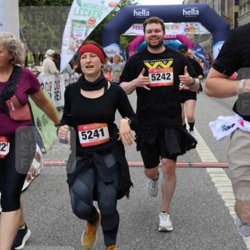 06.09.2026 - CURREX Alsterlauf Strokosch-Dieckow http://msf.ph/oto/10135208 06.09.2026 10:09:26 Ziel 2082, 2201, 2466, 2707, 2919, 3332, 3573, 4222, 4280, 4815, 5126, 5241, 6070, 8271, 8294 meine-sportfotos.de