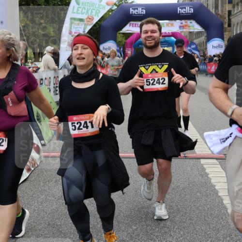 06.09.2026 - CURREX Alsterlauf Strokosch-Dieckow http://msf.ph/oto/10135211 06.09.2026 10:09:26 Ziel 2082, 2201, 2466, 2707, 2919, 3332, 3573, 4222, 4280, 4815, 5126, 5241, 6070, 8271, 8294 meine-sportfotos.de