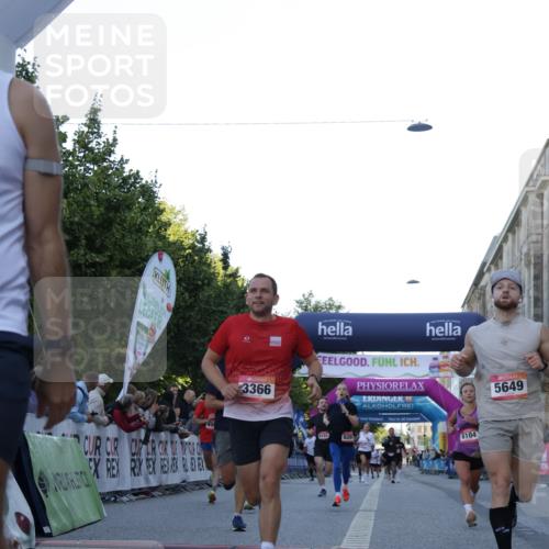 06.09.2026 - CURREX Alsterlauf Yannick Fuchs http://msf.ph/oto/10135280 06.09.2026 09:43:19 Ziel 2137, 2907, 3366, 3572, 4016, 4988, 5649, 5776, 5904, 5952, 5963, 6002, 6104, 6192, 6267, 6326, 8233, 8330 meine-sportfotos.de