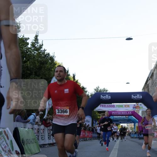 06.09.2026 - CURREX Alsterlauf Yannick Fuchs http://msf.ph/oto/10135287 06.09.2026 09:43:19 Ziel 2137, 2907, 3366, 3572, 4016, 4988, 5649, 5776, 5904, 5952, 5963, 6002, 6104, 6192, 6267, 6326, 8233, 8330 meine-sportfotos.de