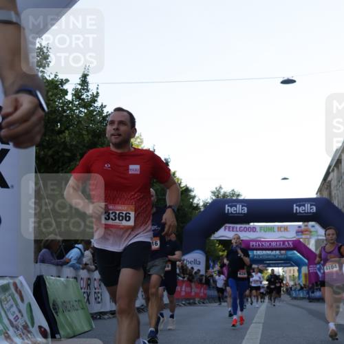06.09.2026 - CURREX Alsterlauf Yannick Fuchs http://msf.ph/oto/10135289 06.09.2026 09:43:20 Ziel 2137, 2907, 3366, 3489, 3572, 4016, 4988, 5649, 5776, 5904, 5952, 6104, 6192, 6267, 6326, 8233, 8330 meine-sportfotos.de