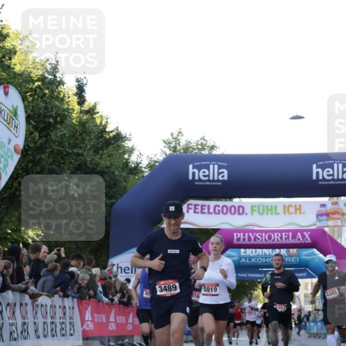 06.09.2026 - CURREX Alsterlauf Yannick Fuchs http://msf.ph/oto/10135315 06.09.2026 09:43:23 Ziel 3366, 3489, 4016, 4397, 4443, 4505, 4988, 5649, 5776, 5919, 5952, 6104, 6192, 6267, 6326, 8164 meine-sportfotos.de