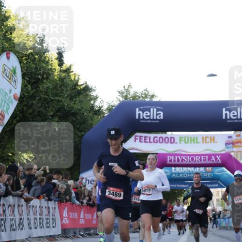 06.09.2026 - CURREX Alsterlauf Yannick Fuchs http://msf.ph/oto/10135318 06.09.2026 09:43:23 Ziel 3366, 3489, 4016, 4397, 4443, 4505, 4988, 5649, 5776, 5919, 5952, 6104, 6192, 6267, 6326, 8164 meine-sportfotos.de