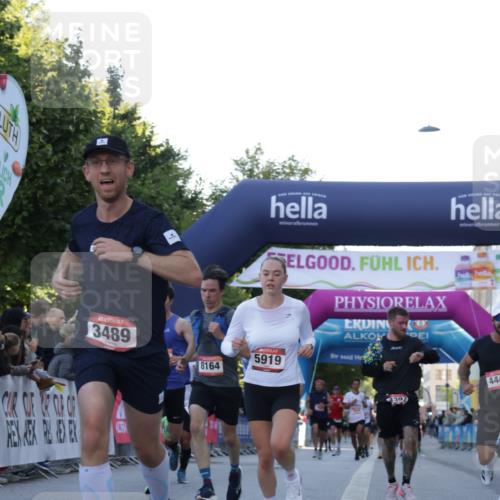 06.09.2026 - CURREX Alsterlauf Yannick Fuchs http://msf.ph/oto/10135334 06.09.2026 09:43:24 Ziel 3366, 3489, 4016, 4089, 4397, 4443, 4505, 4988, 5649, 5919, 6104, 6192, 6267, 6326, 8164 meine-sportfotos.de