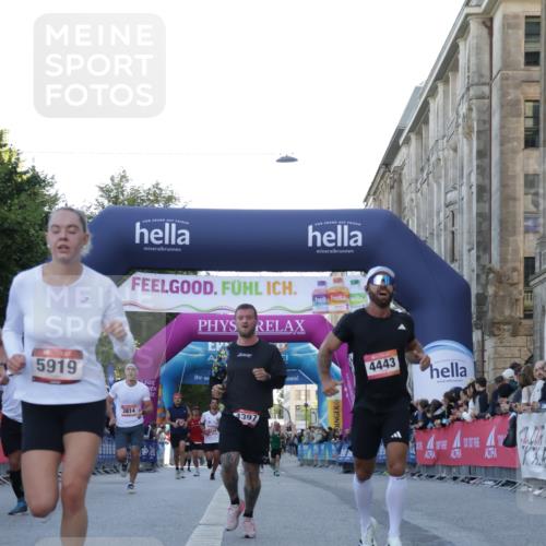 06.09.2026 - CURREX Alsterlauf Yannick Fuchs http://msf.ph/oto/10135341 06.09.2026 09:43:25 Ziel 3366, 3489, 3814, 4016, 4089, 4397, 4443, 4505, 4988, 5649, 5919, 6104, 6192, 6267, 6326, 8164 meine-sportfotos.de