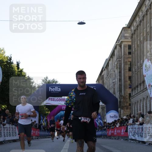 06.09.2026 - CURREX Alsterlauf Yannick Fuchs http://msf.ph/oto/10135365 06.09.2026 09:43:29 Ziel 3489, 3814, 4089, 4397, 4443, 4505, 4988, 5370, 5919, 6192, 6267, 6326, 8164 meine-sportfotos.de