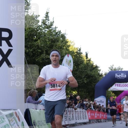 06.09.2026 - CURREX Alsterlauf Yannick Fuchs http://msf.ph/oto/10135382 06.09.2026 09:43:30 Ziel 3489, 3523, 3524, 3814, 4089, 4397, 4443, 4505, 5370, 5919, 6192, 8164 meine-sportfotos.de