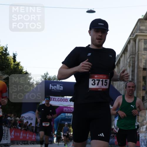 06.09.2026 - CURREX Alsterlauf Yannick Fuchs http://msf.ph/oto/10135401 06.09.2026 09:43:39 Ziel 2166, 2245, 3197, 3523, 3524, 3561, 3715, 5098, 5370, 6371, 6388, 8036, 8316 meine-sportfotos.de