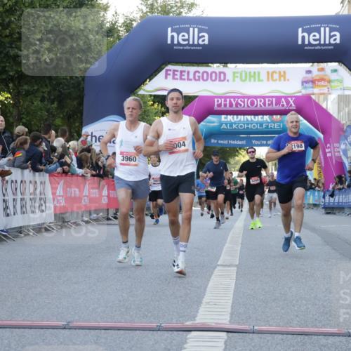 06.09.2026 - CURREX Alsterlauf Yannick Fuchs http://msf.ph/oto/10135418 06.09.2026 09:43:52 Ziel 2198, 2398, 2760, 3646, 3960, 4910, 5348, 5680, 5873, 5874, 6004 meine-sportfotos.de