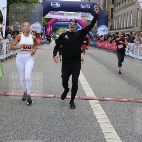 06.09.2026 - CURREX Alsterlauf Strokosch-Dieckow http://msf.ph/oto/10135432 06.09.2026 10:10:01 Ziel 2467, 3163, 3213, 3326, 4242, 4244, 4507, 5733 meine-sportfotos.de