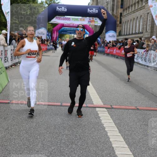 06.09.2026 - CURREX Alsterlauf Strokosch-Dieckow http://msf.ph/oto/10135434 06.09.2026 10:10:01 Ziel 2467, 3163, 3213, 3326, 4242, 4244, 4507, 5733 meine-sportfotos.de