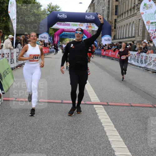 06.09.2026 - CURREX Alsterlauf Strokosch-Dieckow http://msf.ph/oto/10135437 06.09.2026 10:10:01 Ziel 2467, 3163, 3213, 3326, 4242, 4244, 4507, 5733 meine-sportfotos.de