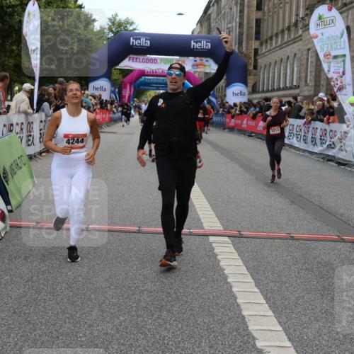 06.09.2026 - CURREX Alsterlauf Strokosch-Dieckow http://msf.ph/oto/10135439 06.09.2026 10:10:01 Ziel 2467, 3163, 3213, 3326, 4242, 4244, 4507, 5733 meine-sportfotos.de