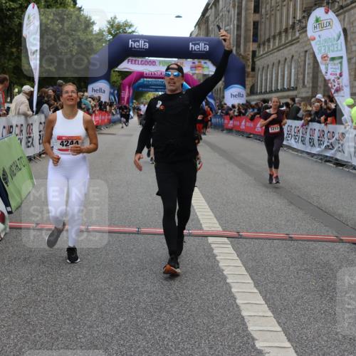 06.09.2026 - CURREX Alsterlauf Strokosch-Dieckow http://msf.ph/oto/10135443 06.09.2026 10:10:01 Ziel 2467, 3163, 3213, 3326, 4242, 4244, 4507, 5733 meine-sportfotos.de