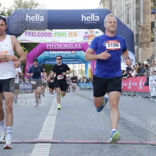 06.09.2026 - CURREX Alsterlauf Yannick Fuchs http://msf.ph/oto/10135448 06.09.2026 09:43:55 Ziel 2198, 2398, 3269, 3646, 3905, 3960, 5062, 5348, 5680, 5873, 5874, 6004, 6102 meine-sportfotos.de
