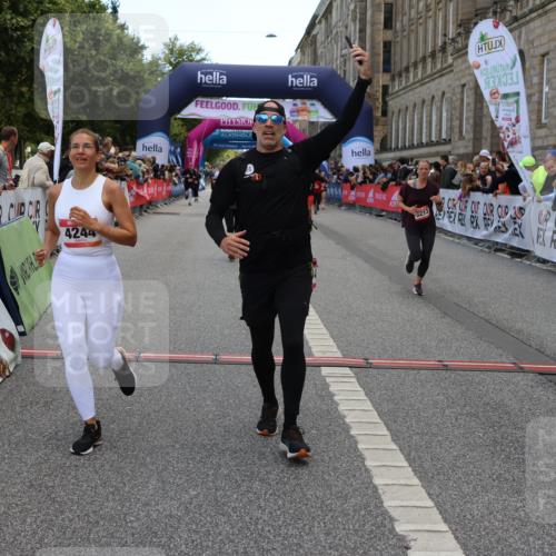 06.09.2026 - CURREX Alsterlauf Strokosch-Dieckow http://msf.ph/oto/10135456 06.09.2026 10:10:01 Ziel 2467, 3163, 3213, 3326, 4242, 4244, 4507, 5733 meine-sportfotos.de