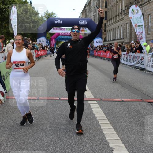 06.09.2026 - CURREX Alsterlauf Strokosch-Dieckow http://msf.ph/oto/10135461 06.09.2026 10:10:01 Ziel 2467, 3163, 3213, 3326, 4242, 4244, 4507, 5733 meine-sportfotos.de