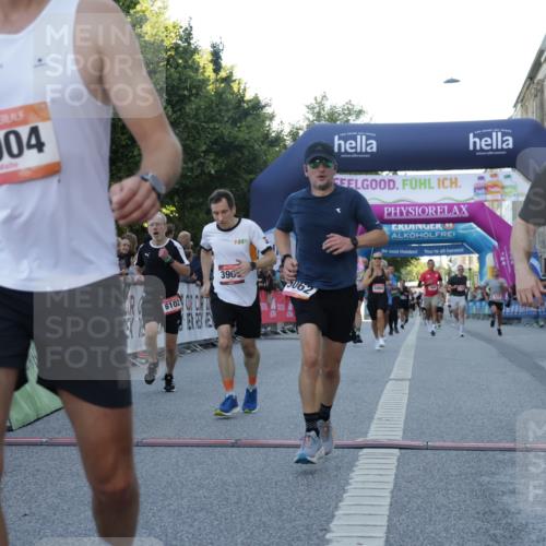 06.09.2026 - CURREX Alsterlauf Yannick Fuchs http://msf.ph/oto/10135486 06.09.2026 09:43:58 Ziel 2198, 3269, 3646, 3905, 3960, 5062, 5348, 6004, 6060, 6102 meine-sportfotos.de