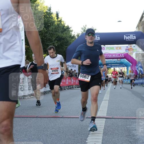 06.09.2026 - CURREX Alsterlauf Yannick Fuchs http://msf.ph/oto/10135492 06.09.2026 09:43:58 Ziel 2198, 3269, 3646, 3905, 3960, 5062, 5348, 6004, 6060, 6102 meine-sportfotos.de