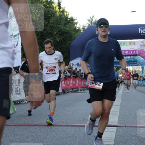 06.09.2026 - CURREX Alsterlauf Yannick Fuchs http://msf.ph/oto/10135495 06.09.2026 09:43:59 Ziel 2198, 3269, 3905, 3960, 4893, 5062, 5402, 6004, 6060, 6102 meine-sportfotos.de