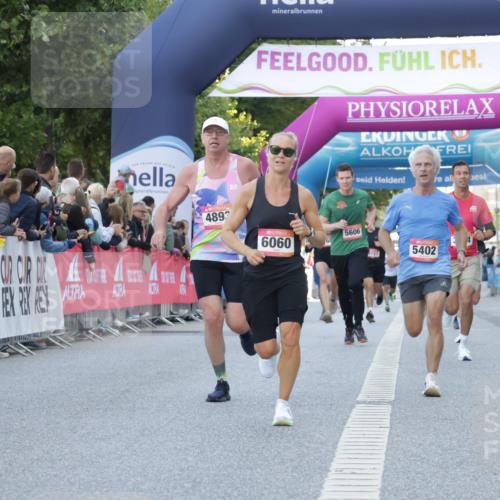 06.09.2026 - CURREX Alsterlauf Yannick Fuchs http://msf.ph/oto/10135506 06.09.2026 09:44:01 Ziel 2198, 3269, 3905, 3960, 3994, 4277, 4893, 5062, 5402, 6004, 6060, 6102 meine-sportfotos.de