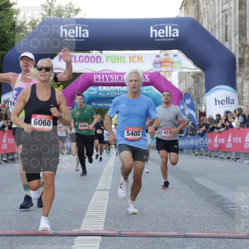 06.09.2026 - CURREX Alsterlauf Yannick Fuchs http://msf.ph/oto/10135523 06.09.2026 09:44:02 Ziel 2198, 3269, 3905, 3960, 3994, 4277, 4893, 5062, 5168, 5402, 5606, 6004, 6060, 6102 meine-sportfotos.de