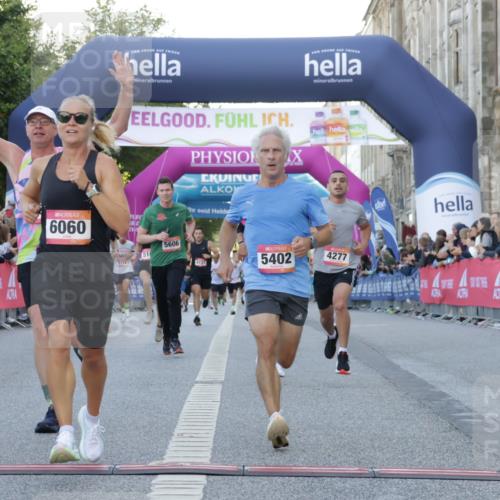 06.09.2026 - CURREX Alsterlauf Yannick Fuchs http://msf.ph/oto/10135527 06.09.2026 09:44:02 Ziel 2198, 3269, 3905, 3960, 3994, 4277, 4893, 5062, 5168, 5402, 5606, 6004, 6060, 6102 meine-sportfotos.de