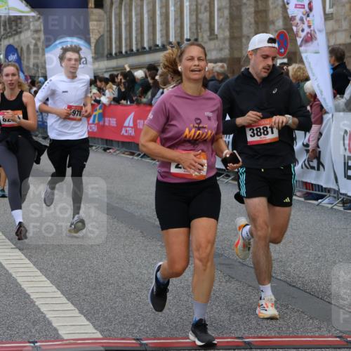06.09.2026 - CURREX Alsterlauf Strokosch-Dieckow http://msf.ph/oto/10135542 06.09.2026 09:57:26 Ziel 2316, 2900, 2966, 3236, 3673, 3881, 3914, 3978, 4641, 4859, 5345, 5398, 5463, 5510, 5978, 6119, 6279, 8029, 8093, 8198, 8281 meine-sportfotos.de