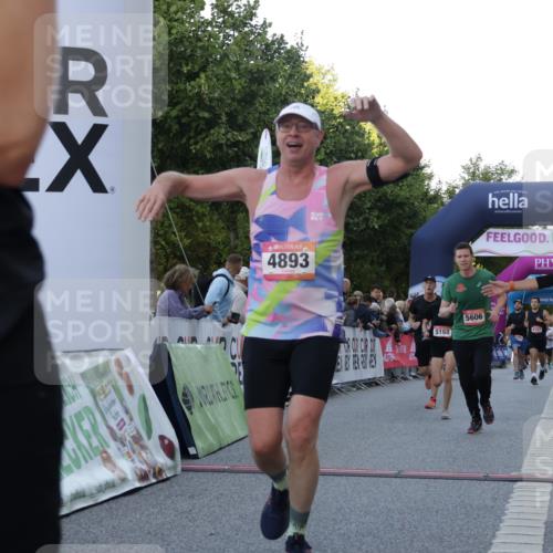 06.09.2026 - CURREX Alsterlauf Yannick Fuchs http://msf.ph/oto/10135556 06.09.2026 09:44:04 Ziel 2139, 2250, 2723, 3269, 3702, 3905, 3994, 4277, 4893, 5062, 5168, 5402, 5606, 6060, 6102 meine-sportfotos.de