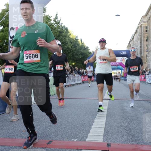 06.09.2026 - CURREX Alsterlauf Yannick Fuchs http://msf.ph/oto/10135584 06.09.2026 09:44:07 Ziel 2139, 2250, 2723, 3702, 3905, 3994, 4157, 4277, 4893, 5114, 5168, 5402, 5606, 6060, 6102, 8328 meine-sportfotos.de