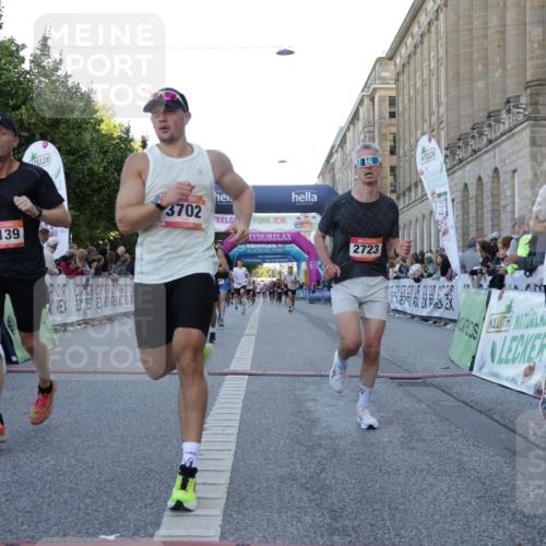 06.09.2026 - CURREX Alsterlauf Yannick Fuchs http://msf.ph/oto/10135586 06.09.2026 09:44:08 Ziel 2139, 2250, 2723, 3702, 3994, 4157, 4277, 4893, 5114, 5168, 5402, 5606, 6060, 8127, 8328 meine-sportfotos.de
