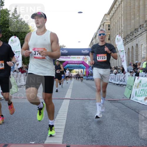 06.09.2026 - CURREX Alsterlauf Yannick Fuchs http://msf.ph/oto/10135588 06.09.2026 09:44:08 Ziel 2139, 2250, 2723, 3702, 3994, 4157, 4277, 4893, 5114, 5168, 5402, 5606, 6060, 8127, 8328 meine-sportfotos.de