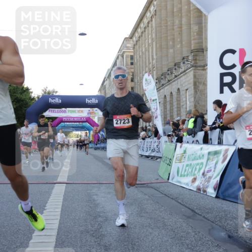 06.09.2026 - CURREX Alsterlauf Yannick Fuchs http://msf.ph/oto/10135591 06.09.2026 09:44:08 Ziel 2139, 2250, 2723, 3702, 3994, 4157, 4277, 4893, 5114, 5168, 5402, 5606, 6060, 8127, 8328 meine-sportfotos.de