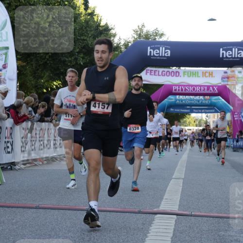 06.09.2026 - CURREX Alsterlauf Yannick Fuchs http://msf.ph/oto/10135611 06.09.2026 09:44:09 Ziel 2139, 2250, 2723, 3010, 3702, 3994, 4157, 4277, 4893, 5114, 5168, 5402, 5606, 6060, 8127, 8328 meine-sportfotos.de