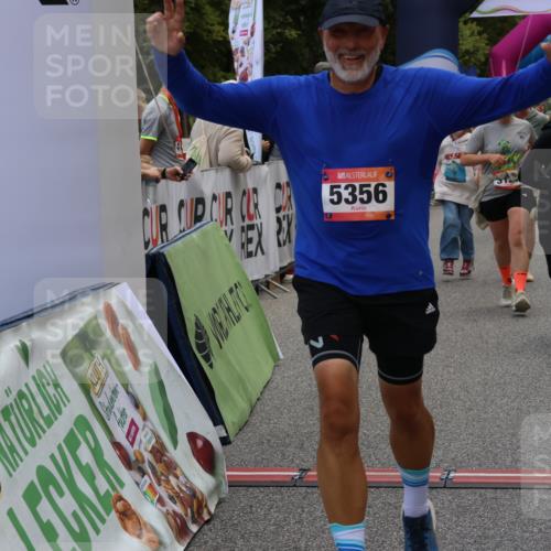 06.09.2026 - CURREX Alsterlauf Strokosch-Dieckow http://msf.ph/oto/10135618 06.09.2026 10:10:38 Ziel 2509, 2670, 2674, 3077, 3127, 3278, 3426, 3649, 3930, 4066, 4167, 4959, 5356, 6220, 6351 meine-sportfotos.de