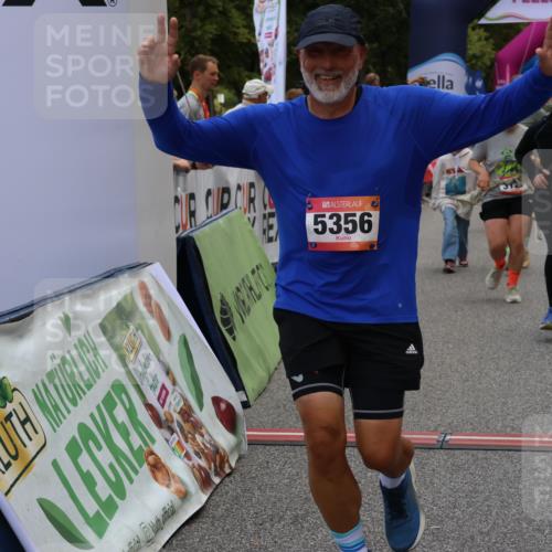 06.09.2026 - CURREX Alsterlauf Strokosch-Dieckow http://msf.ph/oto/10135626 06.09.2026 10:10:38 Ziel 2509, 2670, 2674, 3077, 3127, 3278, 3426, 3649, 3930, 4066, 4167, 4959, 5356, 6220, 6351 meine-sportfotos.de
