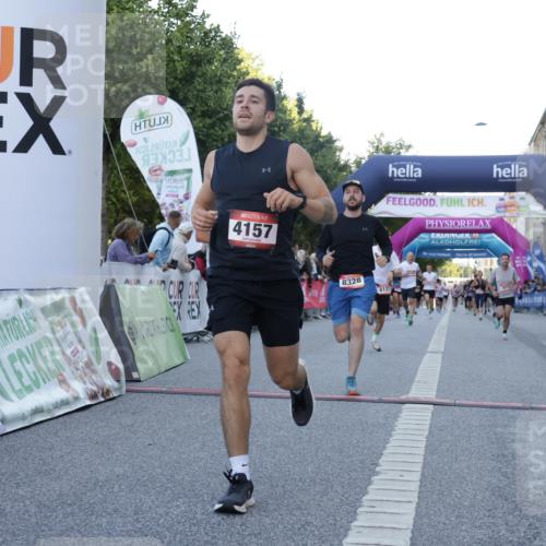 06.09.2026 - CURREX Alsterlauf Yannick Fuchs http://msf.ph/oto/10135630 06.09.2026 09:44:10 Ziel 2139, 2250, 2723, 3010, 3702, 3994, 4157, 4277, 4893, 5114, 5168, 5402, 5530, 5606, 6060, 8127, 8328 meine-sportfotos.de