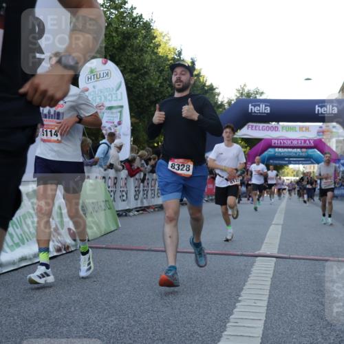 06.09.2026 - CURREX Alsterlauf Yannick Fuchs http://msf.ph/oto/10135643 06.09.2026 09:44:11 Ziel 2139, 2250, 2699, 2723, 3010, 3702, 3994, 4157, 4277, 4893, 5114, 5168, 5402, 5530, 5606, 8127, 8328 meine-sportfotos.de