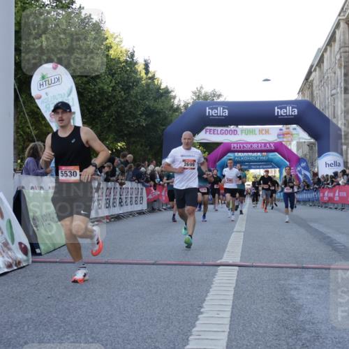 06.09.2026 - CURREX Alsterlauf Yannick Fuchs http://msf.ph/oto/10135676 06.09.2026 09:44:14 Ziel 2139, 2250, 2699, 2723, 3010, 3331, 3702, 4157, 4838, 4928, 5114, 5168, 5530, 5606, 5722, 8127, 8302, 8328 meine-sportfotos.de