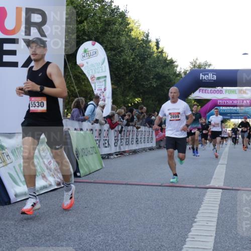 06.09.2026 - CURREX Alsterlauf Yannick Fuchs http://msf.ph/oto/10135685 06.09.2026 09:44:15 Ziel 2139, 2250, 2699, 2723, 3010, 3331, 3702, 4157, 4838, 4928, 5114, 5530, 5722, 8127, 8302, 8328 meine-sportfotos.de