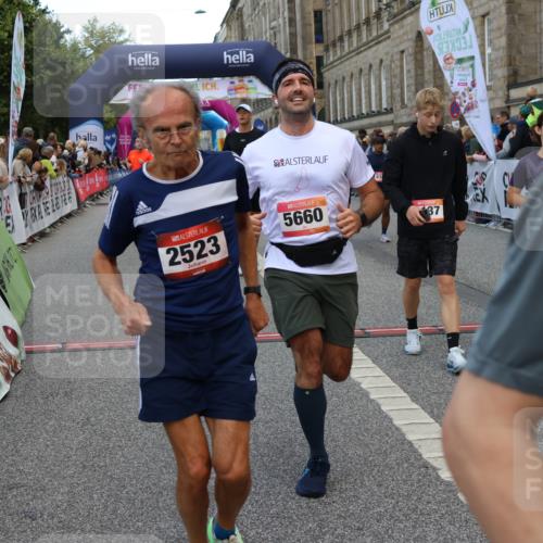 06.09.2026 - CURREX Alsterlauf Strokosch-Dieckow http://msf.ph/oto/10135719 06.09.2026 09:57:48 Ziel 2237, 2288, 2523, 2538, 2663, 2672, 2877, 2932, 2950, 3122, 4334, 4691, 4950, 5111, 5247, 5660, 5736, 5790, 6108, 6137, 6239, 6318, 8231, 8307 meine-sportfotos.de