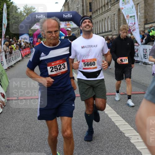 06.09.2026 - CURREX Alsterlauf Strokosch-Dieckow http://msf.ph/oto/10135722 06.09.2026 09:57:48 Ziel 2237, 2288, 2523, 2538, 2663, 2672, 2877, 2932, 2950, 3122, 4334, 4691, 4950, 5111, 5247, 5660, 5736, 5790, 6108, 6137, 6239, 6318, 8231, 8307 meine-sportfotos.de
