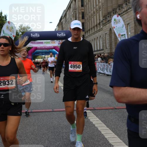 06.09.2026 - CURREX Alsterlauf Strokosch-Dieckow http://msf.ph/oto/10135735 06.09.2026 09:57:51 Ziel 2523, 2663, 2672, 2877, 2932, 2950, 3122, 4003, 4950, 5111, 5247, 5660, 5736, 5790, 6108, 6137, 6239, 8307 meine-sportfotos.de