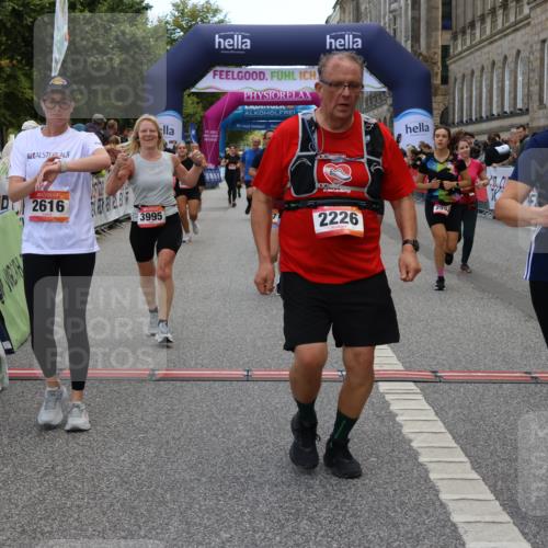 06.09.2026 - CURREX Alsterlauf Strokosch-Dieckow http://msf.ph/oto/10135770 06.09.2026 10:10:56 Ziel 2226, 2312, 2365, 2417, 2427, 2552, 2566, 2616, 2732, 2734, 2982, 3348, 3685, 3687, 3840, 3995, 5141, 5142, 5555, 5898, 6088, 6434 meine-sportfotos.de