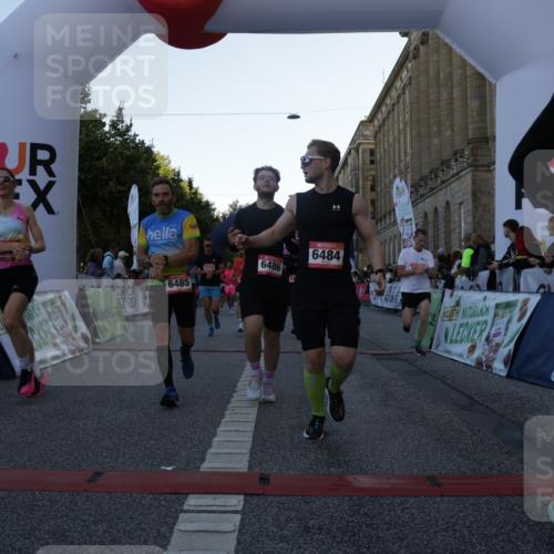 06.09.2026 - CURREX Alsterlauf Yannick Fuchs http://msf.ph/oto/10135772 06.09.2026 09:44:21 Ziel 2186, 2699, 3010, 3331, 3355, 3564, 3717, 4838, 4862, 4928, 5443, 5477, 5530, 5626, 5710, 5722, 5974, 6484, 6485, 6486, 8302 meine-sportfotos.de
